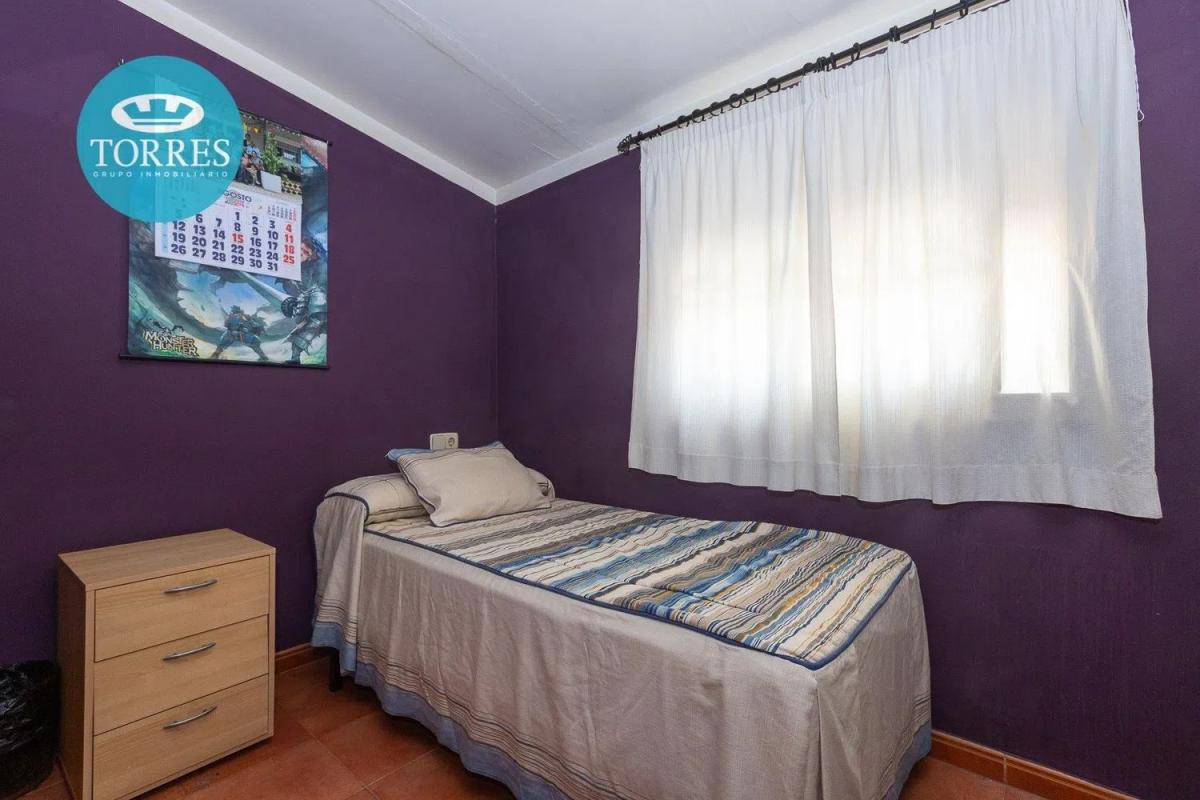 Sale of independent chalet in Calle Alextebuna, Estepona
 photo 3