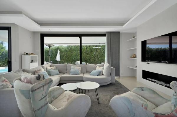 Chalet independiente en venta en Calle Quintana, 8, Estepona photo 1