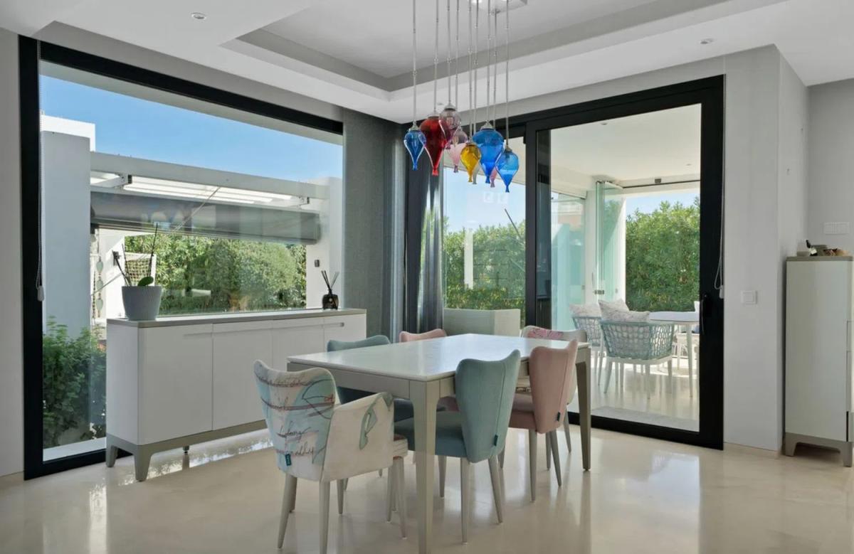 Продажа отдельного шале в  Calle Quintana, 8, Эстепона photo 3