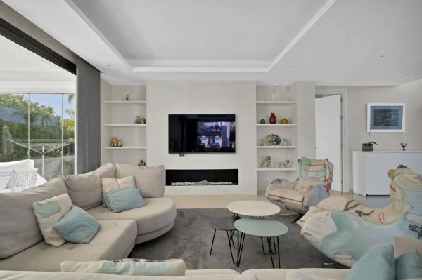Chalet independiente en venta en  Calle Quintana, 8, Estepona photo 4