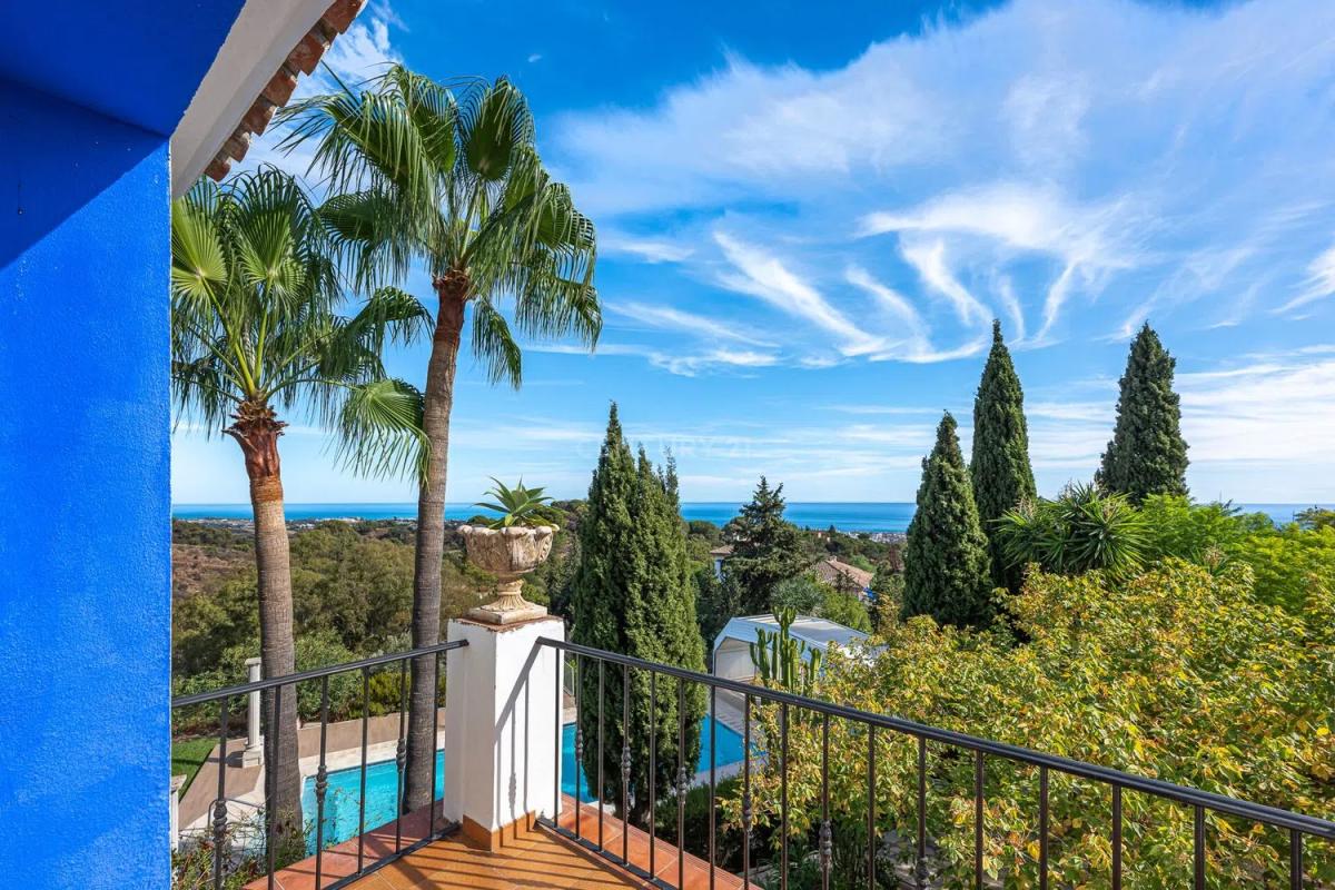 Sale of independent chalet in Calle Genalguacil, 171, Estepona
photo 2