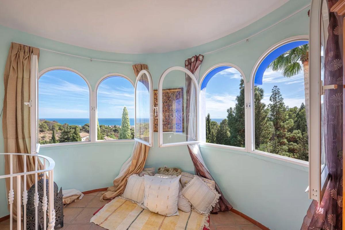 Sale of independent chalet in Calle Genalguacil, 171, Estepona
photo 3