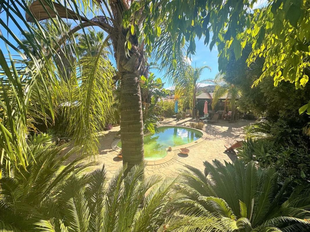 Sale of independent chalet in Camino Alberdina, Estepona
photo 2
