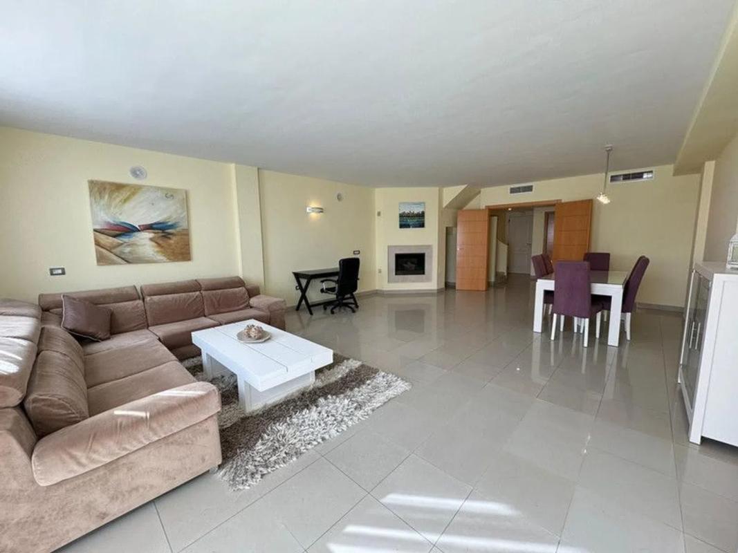 Sprzedaż niezależnego domku jednorodzinnego w Barrio Paraiso-Barronal, Estepona photo 3