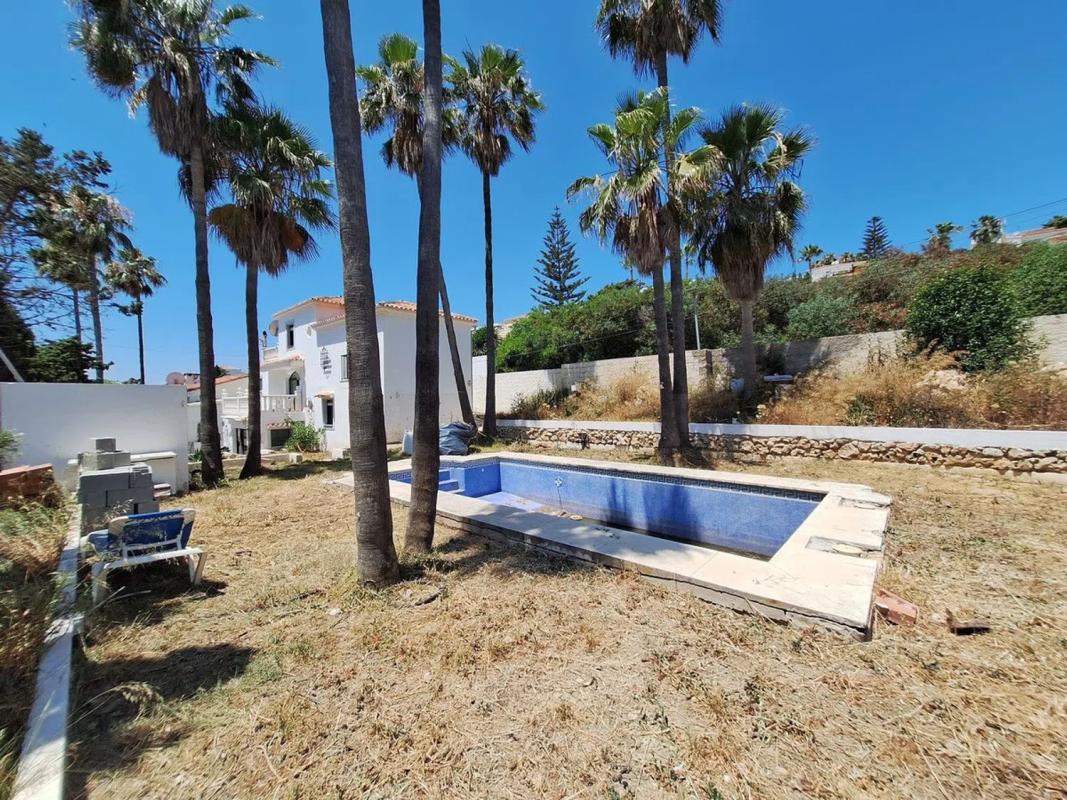 Venta de chalet independiente en Bahia dorada, 23, Estepona
photo 1