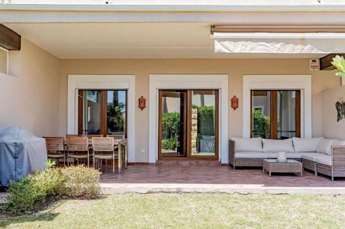 Venta de chalet independiente en Barrio Paraiso-Barronal, Estepona
photo 4