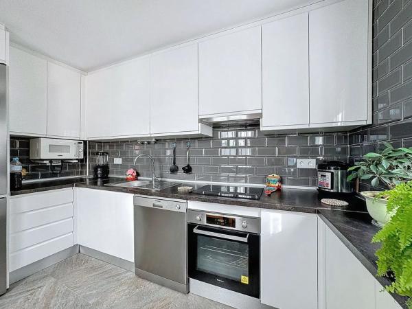 Chalet independiente en venta en Calle Zaragoza, Estepona thumbnail 1
