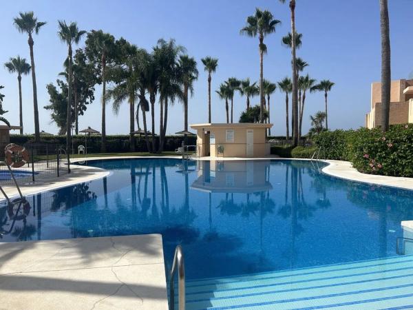 Piso en venta en  Calle del Mare Nostrum, 11, Estepona photo 1
