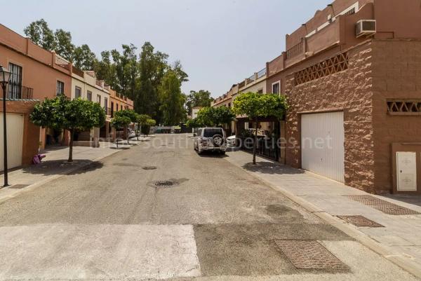 Коттедж на продажу в Calle Cabo de Gata, 23, Эстепона photo 1