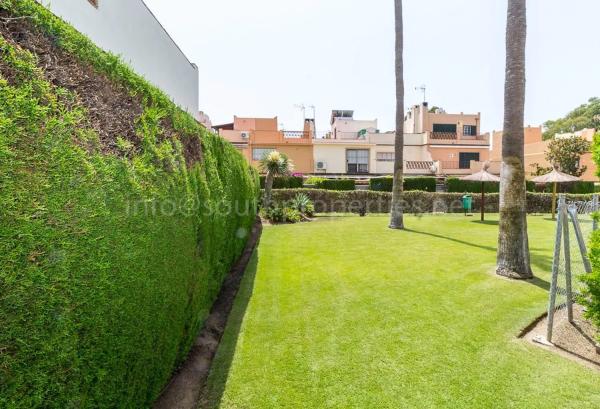 Коттедж на продажу в  Calle Cabo de Gata, 23, Эстепона photo 4