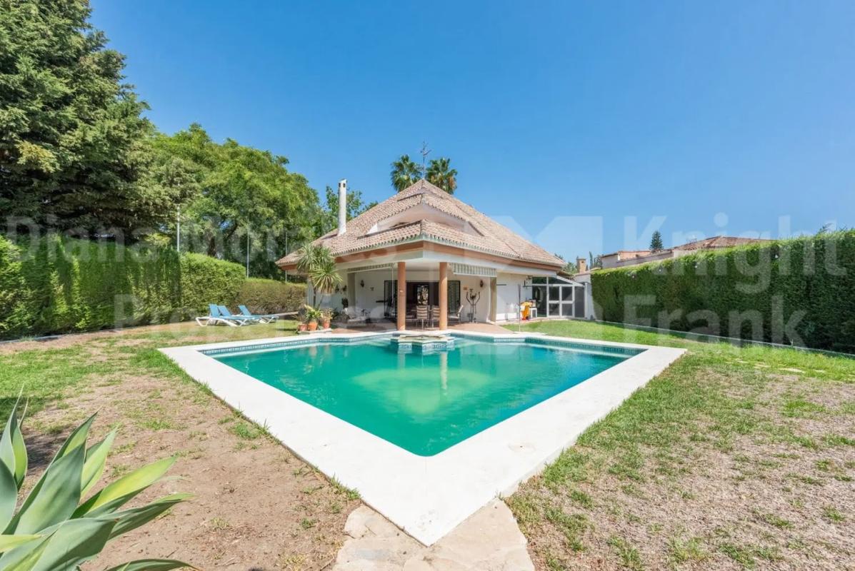 Venta de chalet independiente en Barrio Bel-Air, Estepona
 photo 2