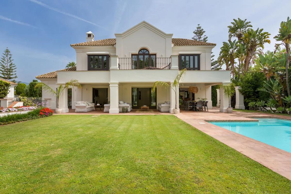 Sprzedaż niezależnego domku jednorodzinnego w Barrio Casasola, Estepona photo 1