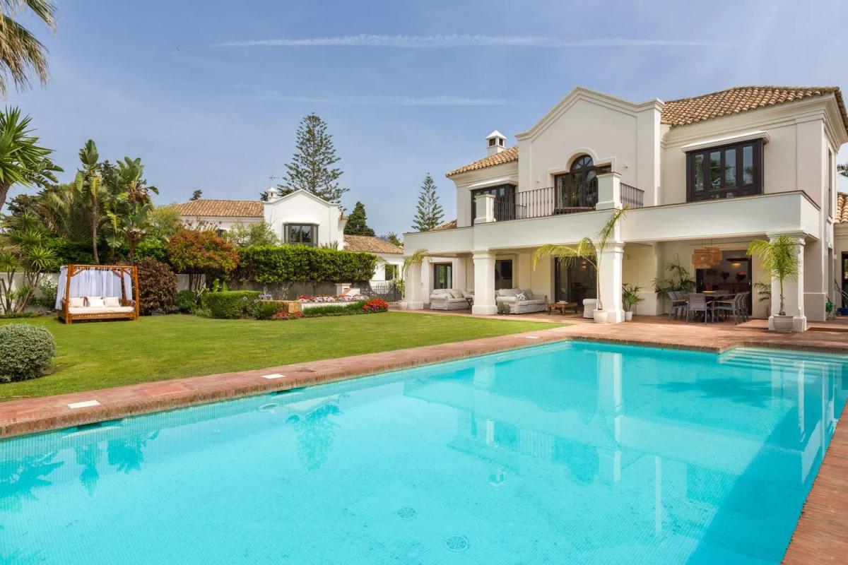 Sprzedaż niezależnego domku jednorodzinnego w Barrio Casasola, Estepona photo 2