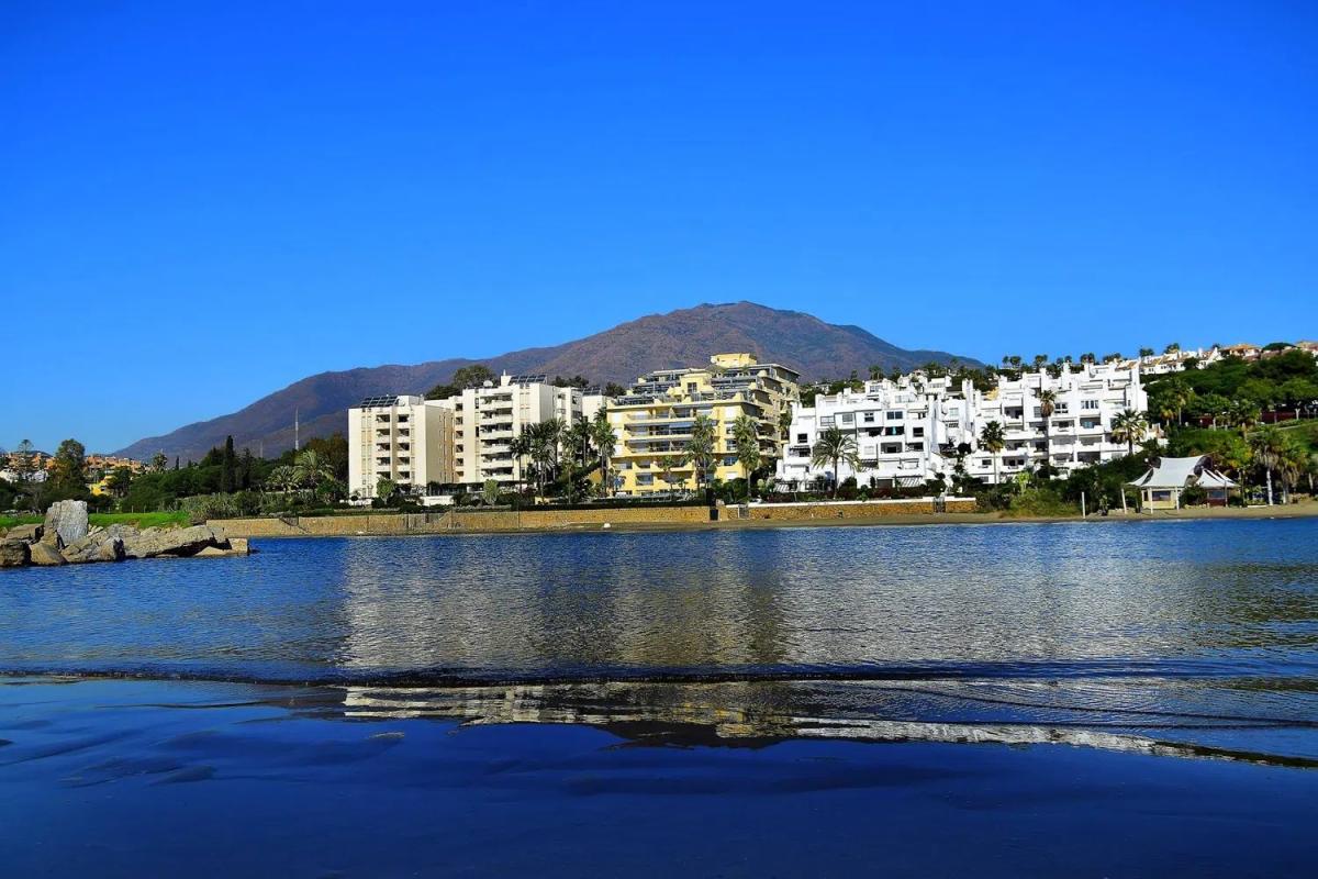 Sprzedaż niezależnego domku jednorodzinnego w Calle del Molino, Estepona photo 5