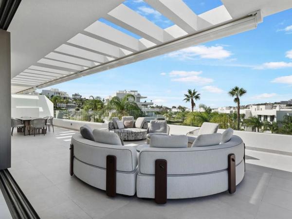 Penthouse na sprzedaż w Calle Laelia, Estepona photo 1