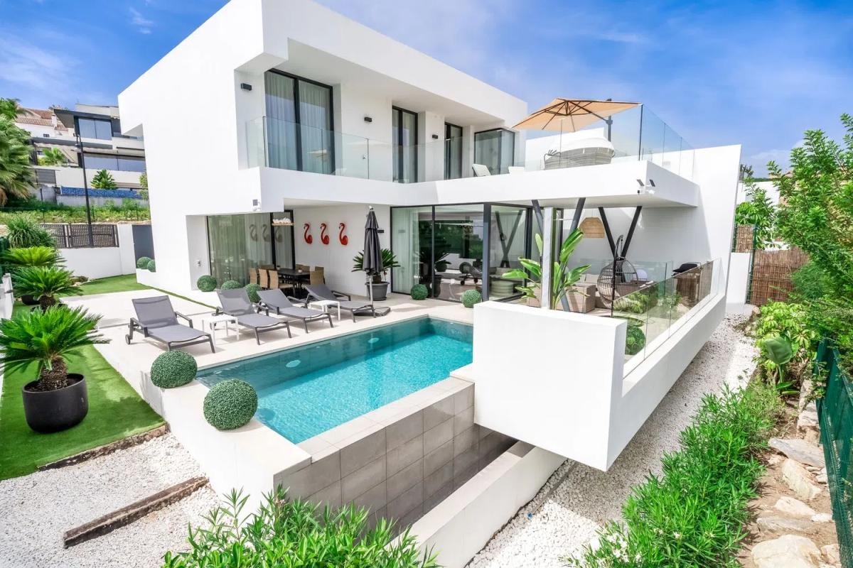 Venta de chalet independiente en Urb. Dos Hermanas II, Estepona
photo 1
