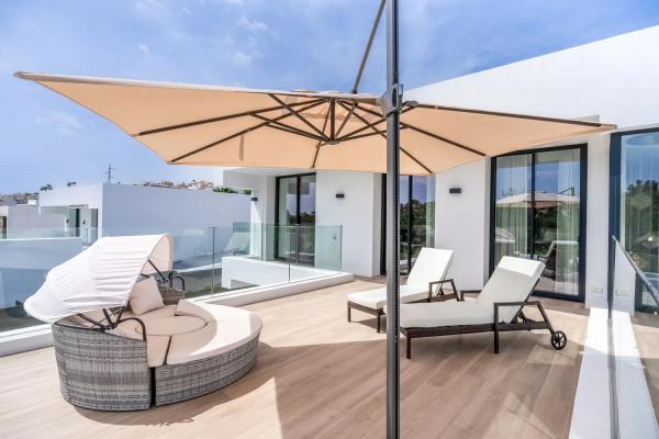 Wolnostojąca willa na sprzedaż w Urb. Dos Hermanas II, Estepona thumbnail 2