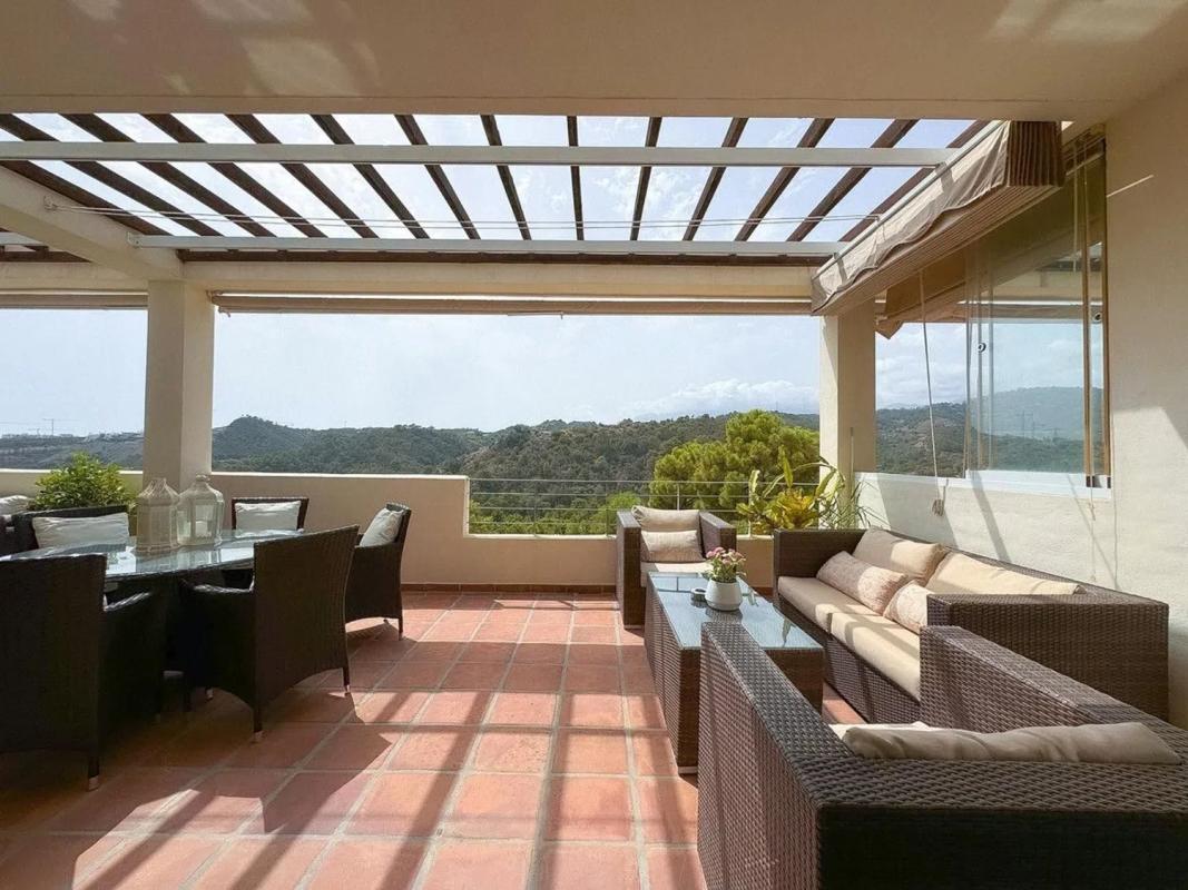 Penthouse sale in Terreno Sup, Estepona photo 1
