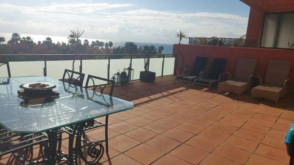 Penthouse for sale in Calle Sefardi, Estepona thumbnail 2