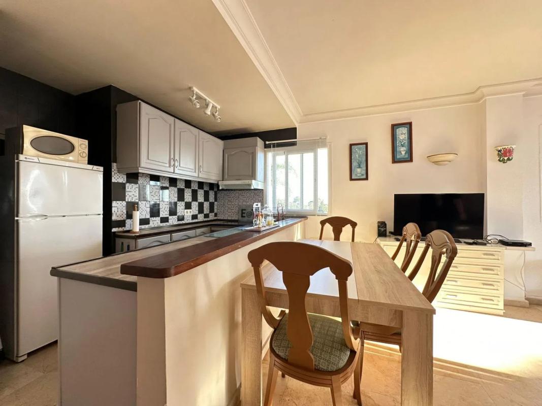 Venta de piso en Barrio Paraiso-Barronal, Estepona
 photo 4