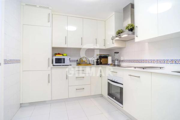 Apartment for sale in  Calle Urbanizacion Cartuja del Golf, Estepona photo 4