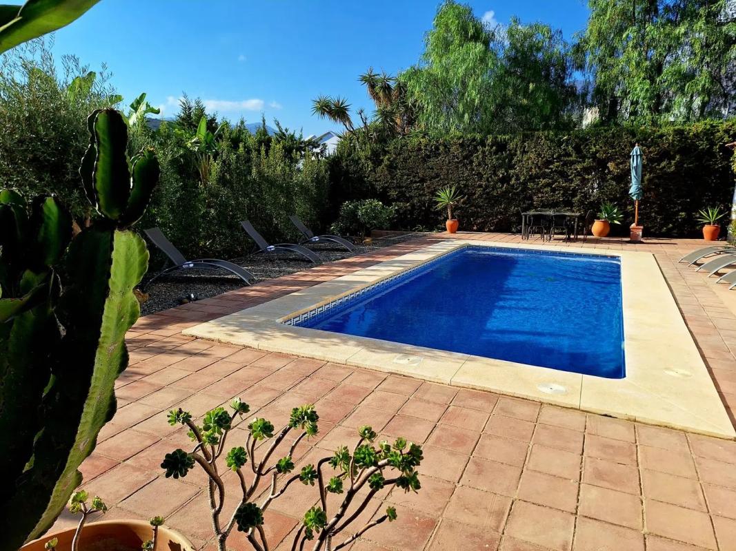 Продажа отдельного шале в  Calle Nicaragua, 24, Эстепона photo 2