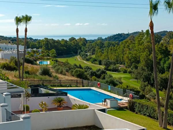 Wolnostojąca willa na sprzedaż w  Lugar Urbanizacion Estepona Golf, Estepona photo 2