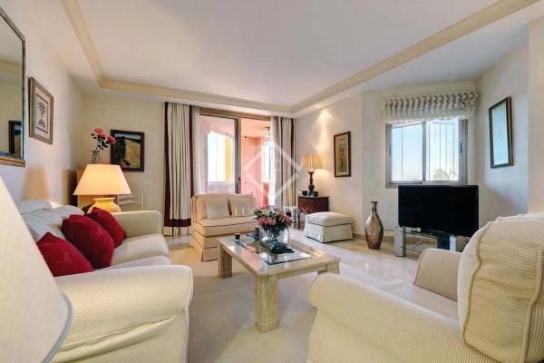 Продажа квартиры в Via del Mediterráneo, Эстепона photo 1