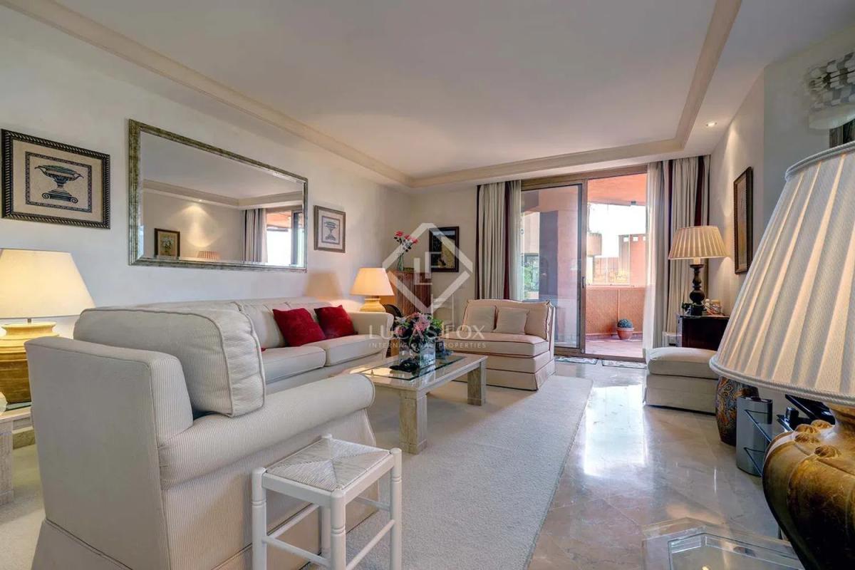 Venta de piso en Via del Mediterráneo, Estepona
 photo 2