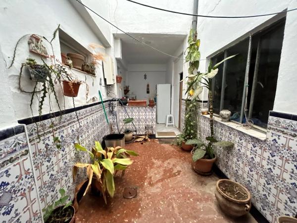Detached villa for sale in  Barrio Centro, Estepona photo 4