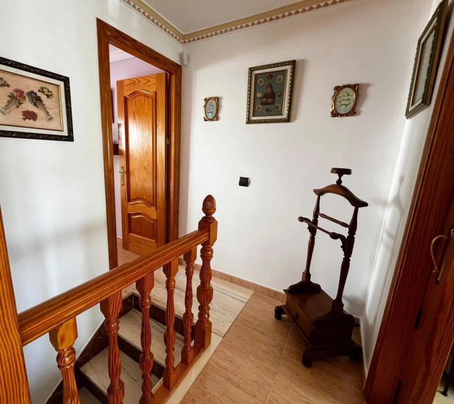 Sale of independent chalet in Avenida españa, Estepona
photo 3