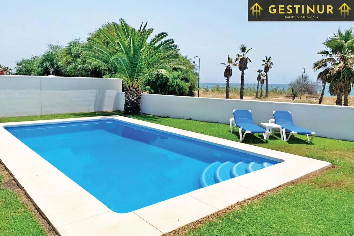 Sprzedaż niezależnego domku jednorodzinnego w  Calle de la Popa, Estepona photo 2
