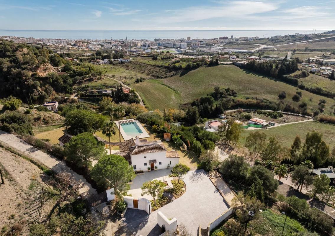 Sale of independent chalet in Barrio Centro, Estepona
photo 4