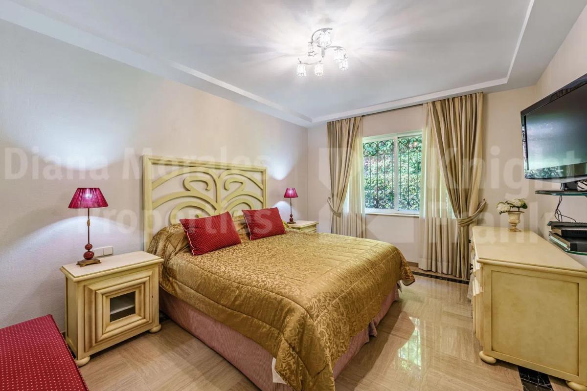 Venta de chalet independiente en Barrio Paraiso-Barronal, Estepona
photo 3