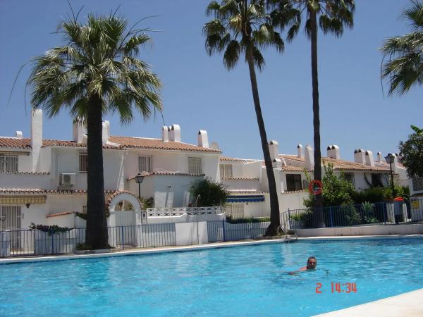Коттедж на продажу в  Calle Pico del Aneto, 58, Эстепона photo 4
