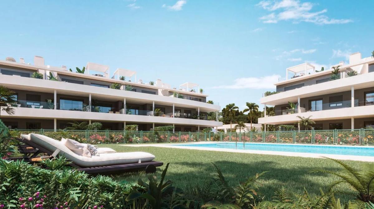 Sale of apartment in Calle Josefina Samper, Estepona
photo 1