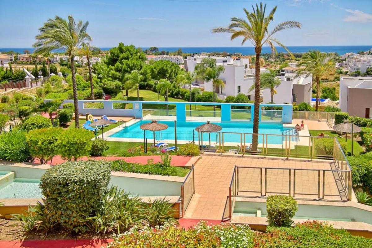 Venta de piso en Avenida de la Resina, 80, Estepona
photo 1