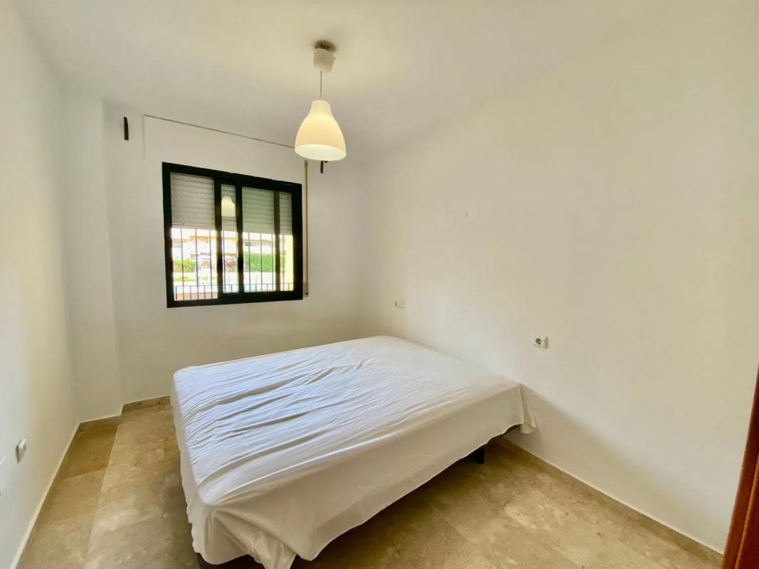 Venta de piso en Calle Colmenar, 50, Estepona
 photo 3