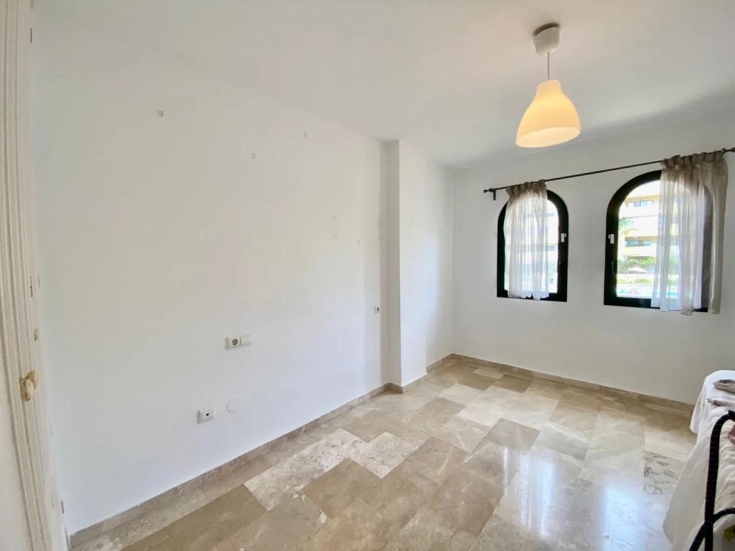 Venta de piso en Calle Colmenar, 50, Estepona
 photo 4