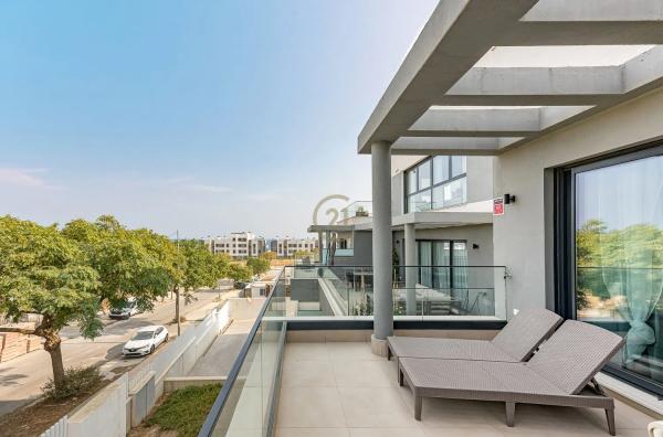 Apartment for sale in Calle Lituania, Estepona photo 1