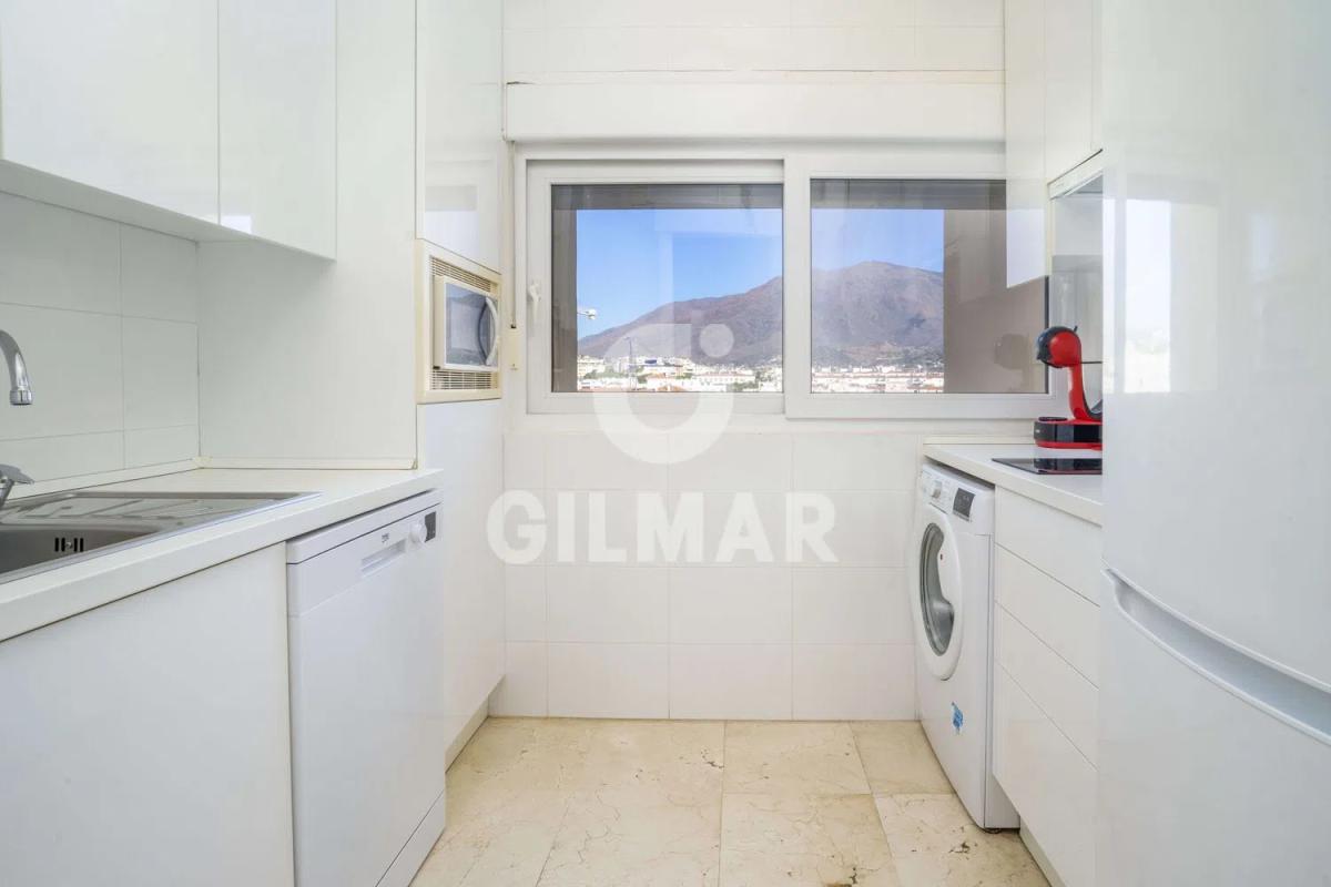 Venta de piso en Avenida españa, Estepona
photo 3