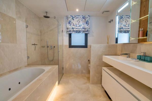 Продажа квартиры в  Avenida del Carmen, 95, Эстепона photo 4