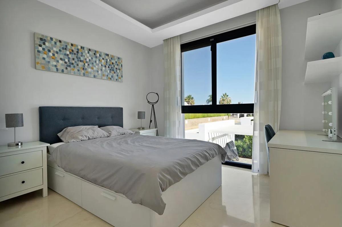 Продажа отдельного шале в Urbanizacion Cortijo Casareno, Эстепона photo 3