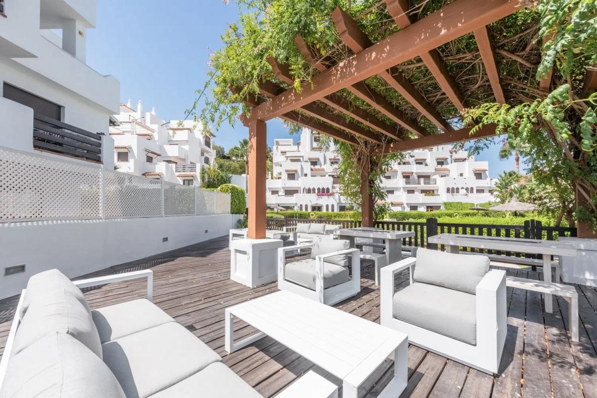 Venta de piso en Carril de la Resinera, Estepona
 photo 2