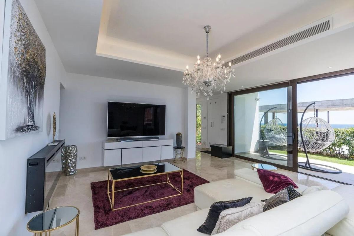 Sale of independent chalet in Barrio Buenas Noches, Estepona
photo 3