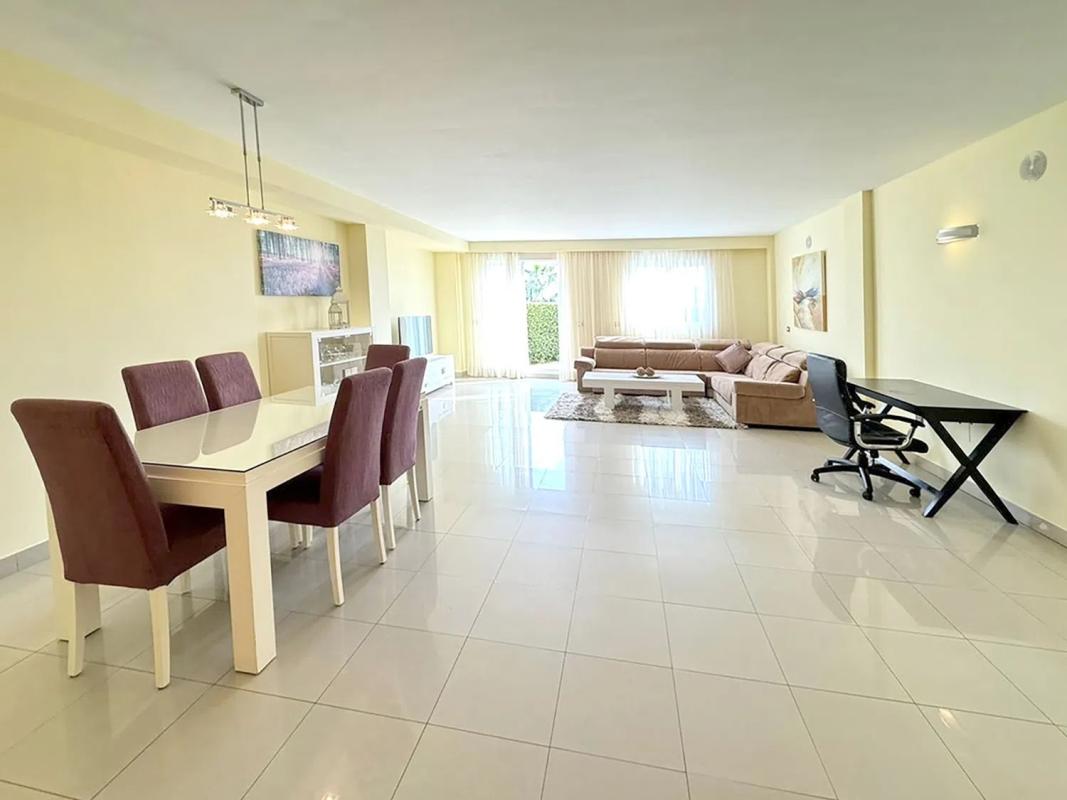 Продажа отдельного шале в Calle Quintana, 30, Эстепона photo 2