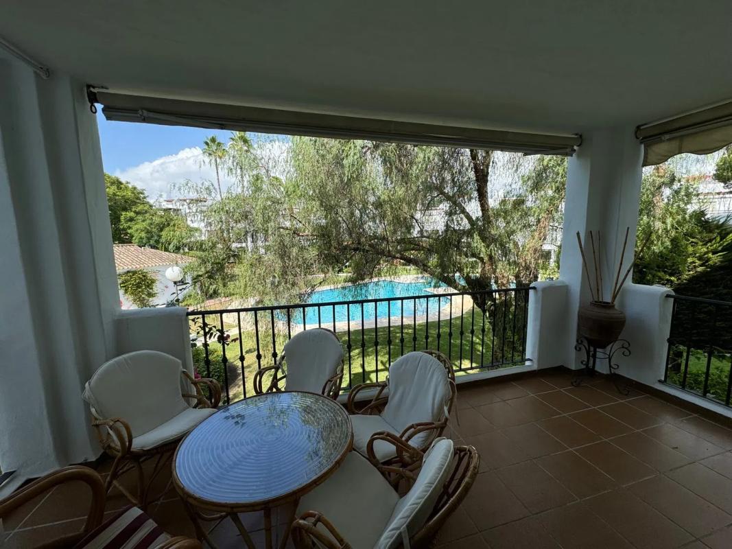 Sale of apartment in Calle Trajano, 3, Estepona
photo 1