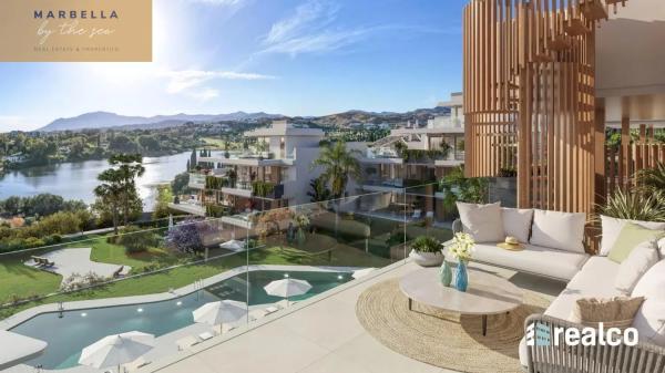 Piso en venta en Barrio Bel-Air, Estepona photo 1