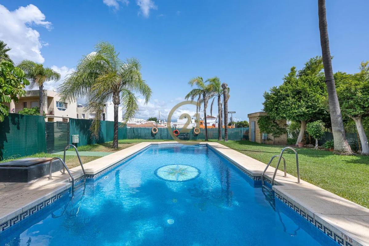 Venta de piso en N-340, Estepona
photo 1