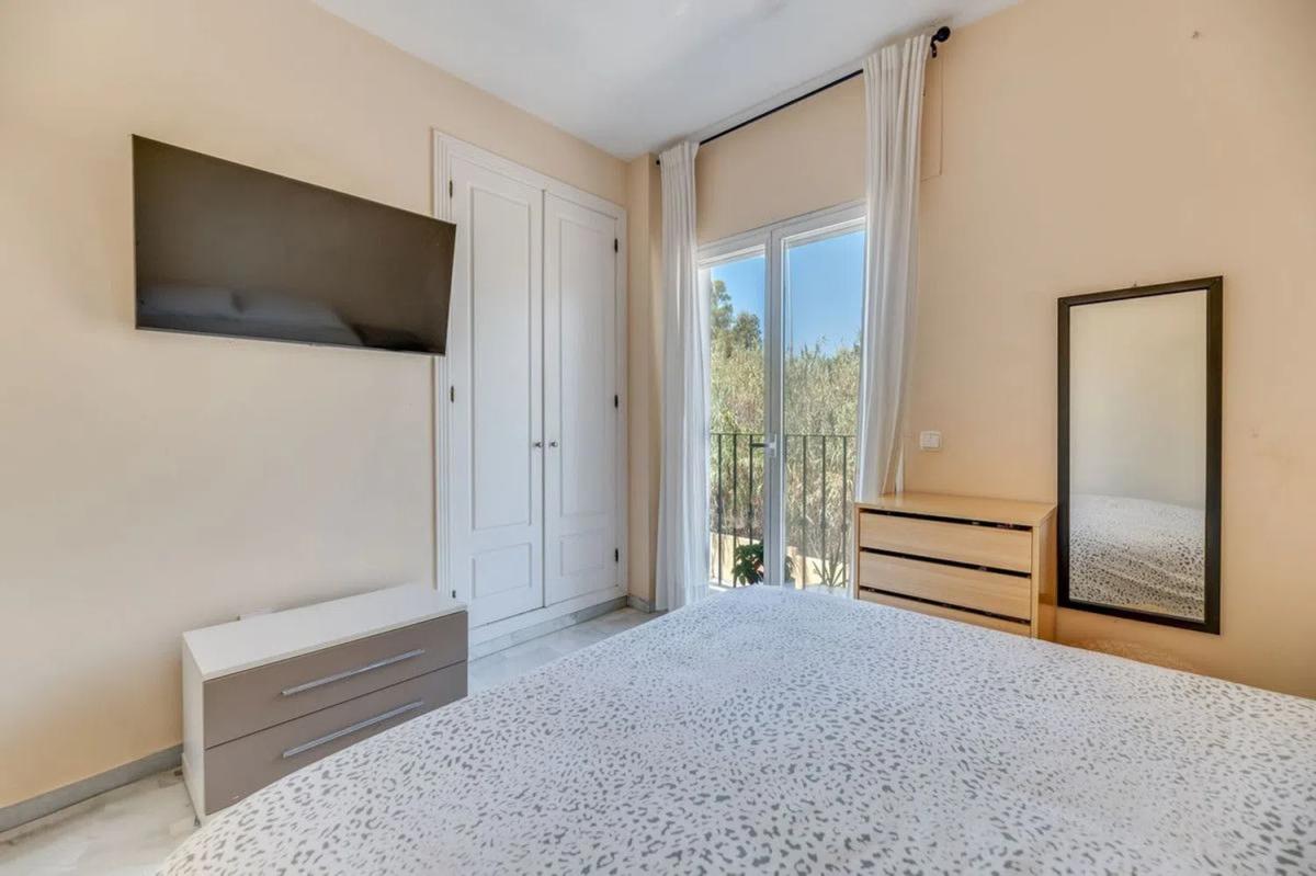 Venta de piso en Avenida de los Andaluces, Estepona
 photo 4